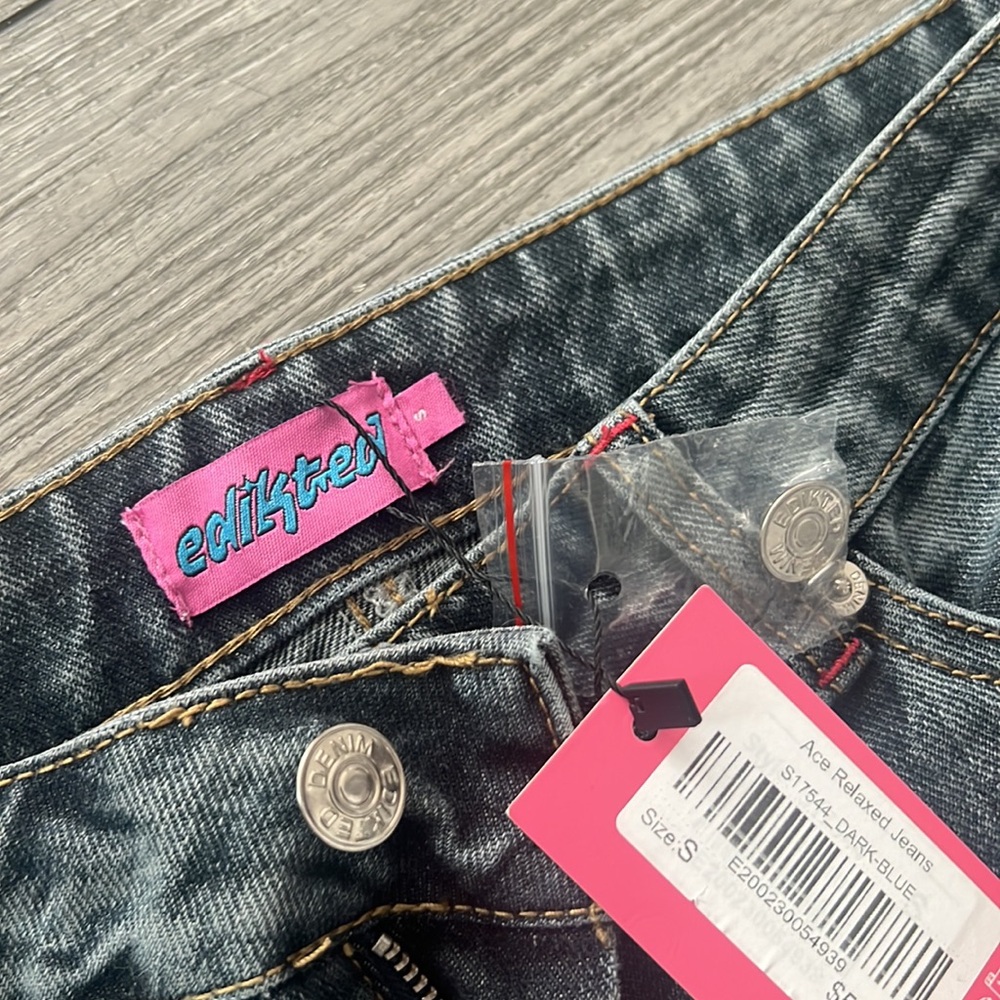 Edikted small new jeans. - Picture 3 of 4